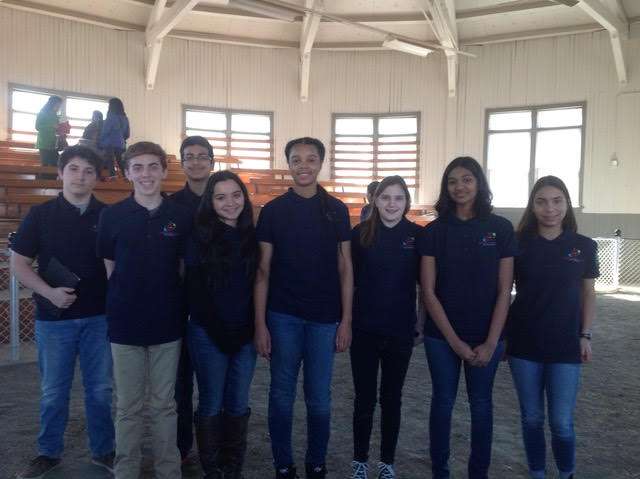 Picture of 8 Teen Leaders from the 4-H Teen Café